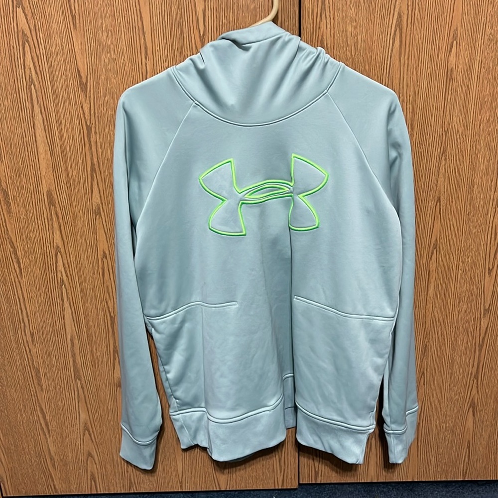 Under Armour, Size XL, two-pocketed hoodie